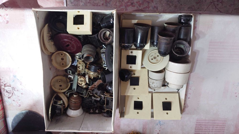 Разные розетки, выключатели,патроны,аксессуары, цены договорные.