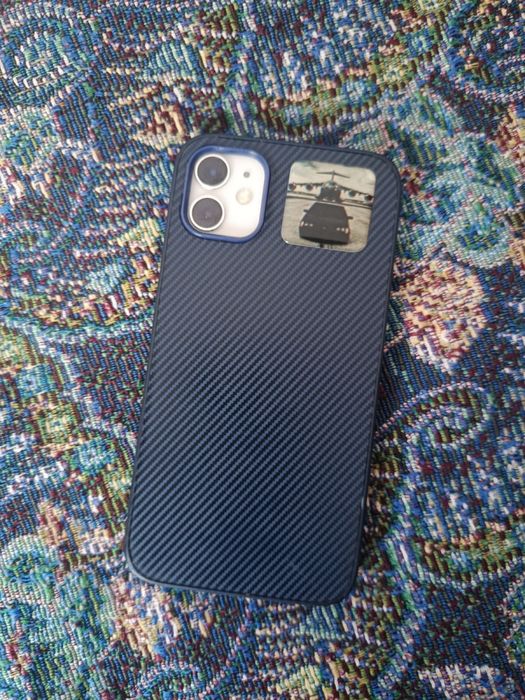 iPhone 11 в хорошем состояние