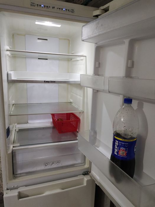 Холодильник б/у,в отличном состоянии