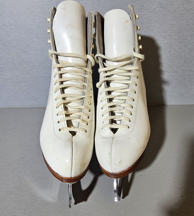 Patine 3003 gheata    patinaj artistic  Riedell  marime 40   (26    cm lungime interioara).