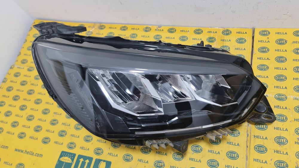 Far dreapta led Peugeot 208 II facelift 2018+ 9833036180