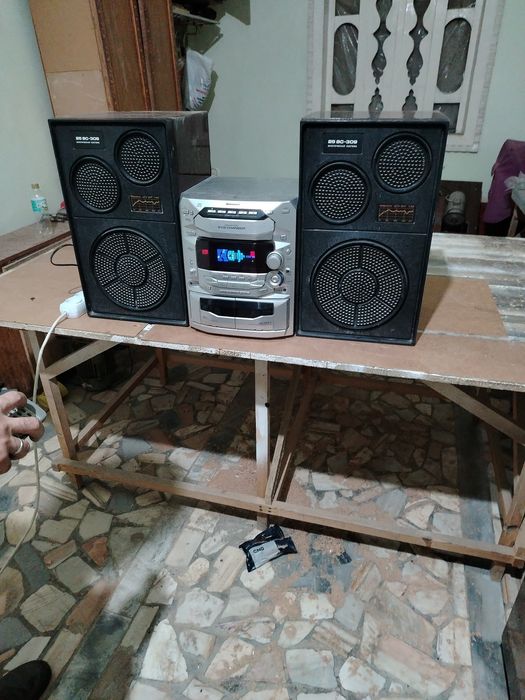 Музыкальный центр