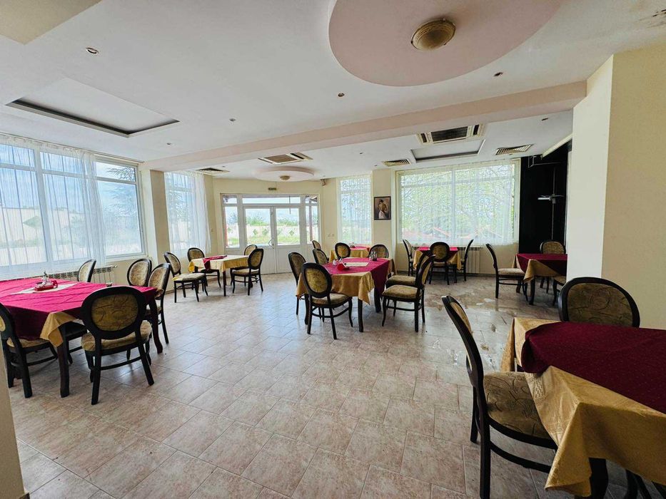 Продава се Хотел в Харманли - 544 кв.м за 589 €/кв.м - Снимка #10