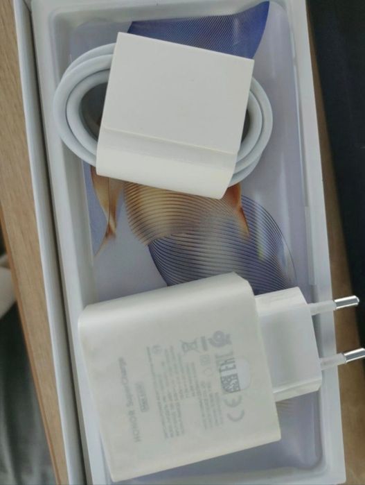 Срочно продаю Honor 90