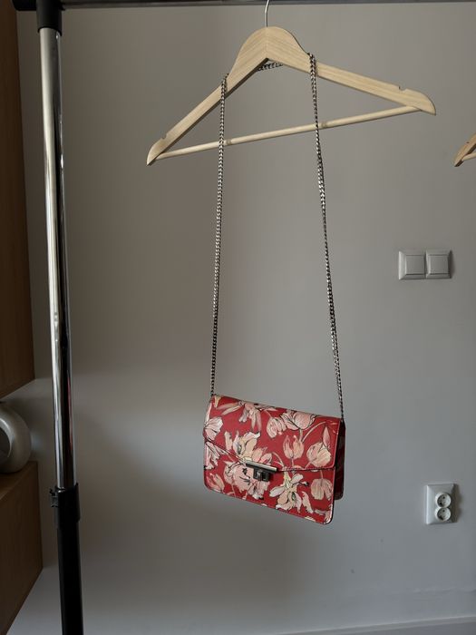 Чанта mango с флорални мотиви