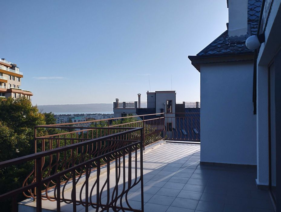 Дава се под наем Тристаен апартамент в Варна, Бриз - 139 кв.м за 900 € - Снимка #16