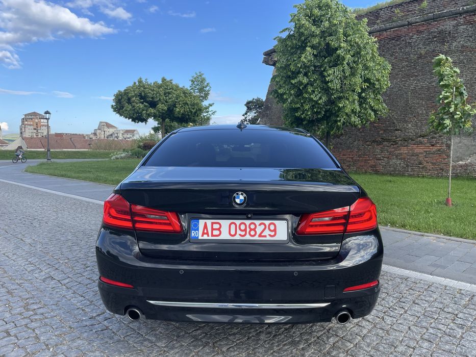 Bmw 520 g30 190 Cp Plafon negru M paket Full Led -Camera -Ambientale Piele- Navi Mare