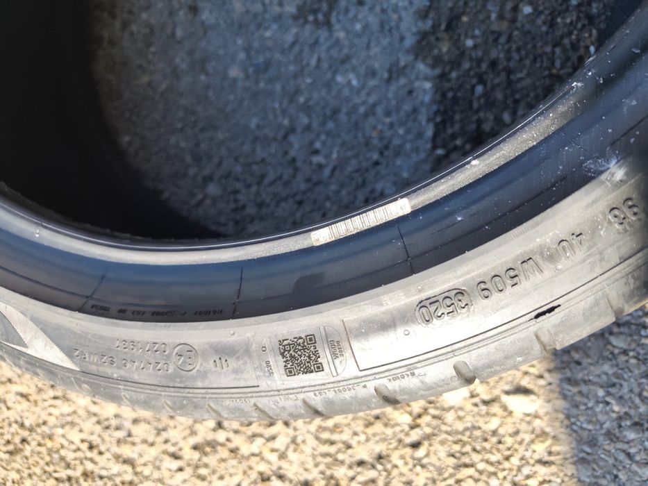 225/40/19" 2бр Pirelli p zero Rft, dot3520,7mm