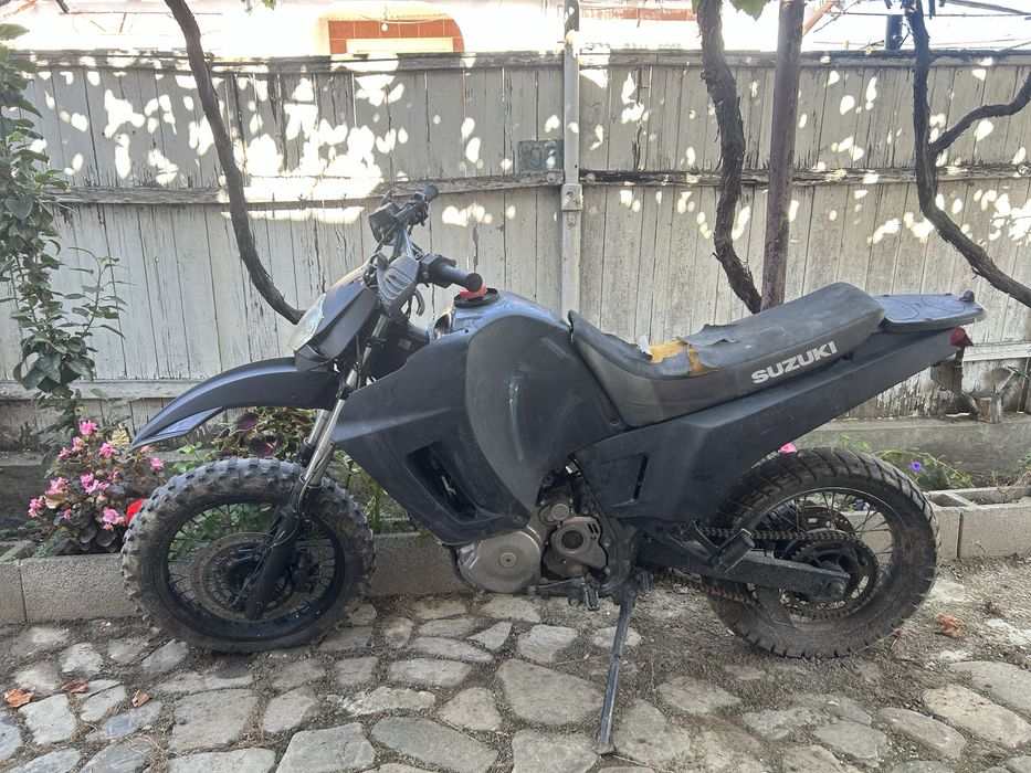 Suzuki Dr800cc.