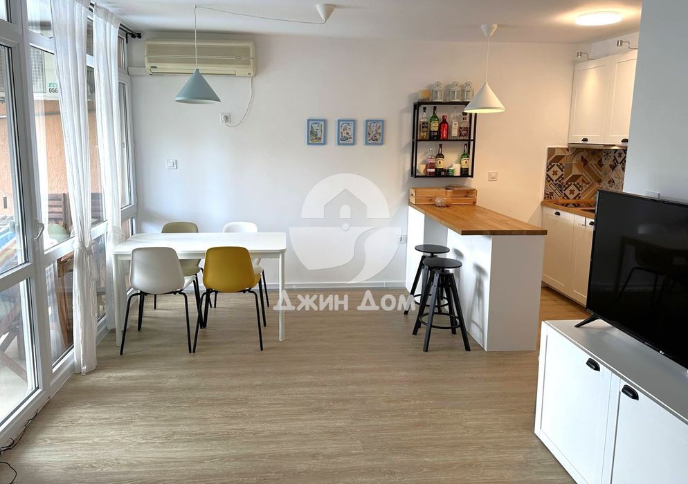 Продава се Тристаен апартамент в к.к. Слънчев бряг - 90 кв.м за 1100 €/кв.м - Снимка #1