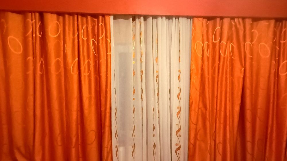 Set 2 draperii 2.50 x2.43 m cu perdea