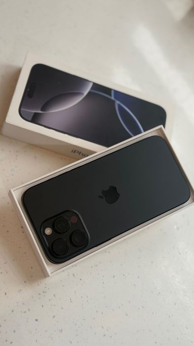 Oferta iphone 16 pro max titanium 256 Sanatate baterie 97%.