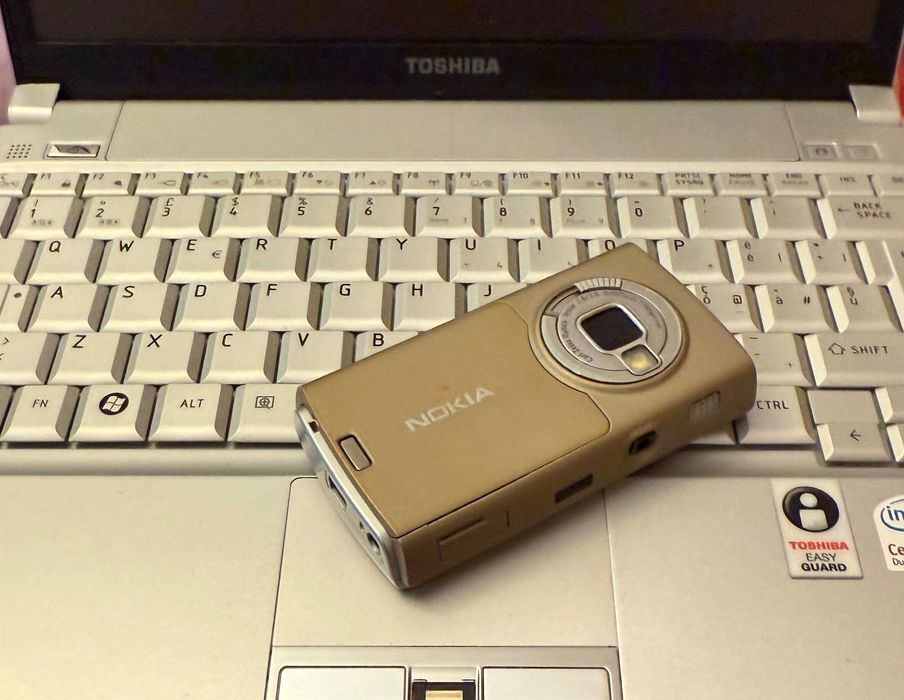 Telefon Nokia N95 - SAND ! Rar ! Classic cu butoante
