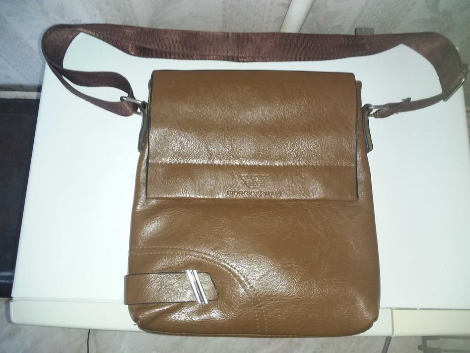 Сумка через плечо GIORGIO ARMANI в отличном состоянии