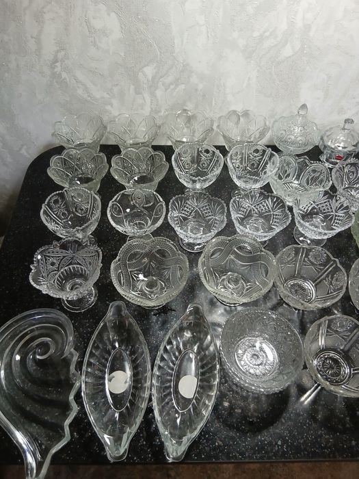 Продам разную стеклянную  мелочь