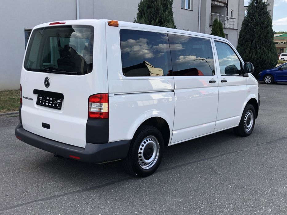 VW Transporter T5 9locuri an 2012 motor 2.0tdi 102cp clima navi euro5
