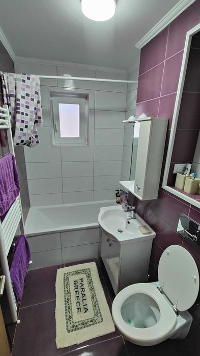 Închiriez apartament 3 camere, DECOMANDAT, 80 mp – Ultracentral, Câmpulung Moldovenesc