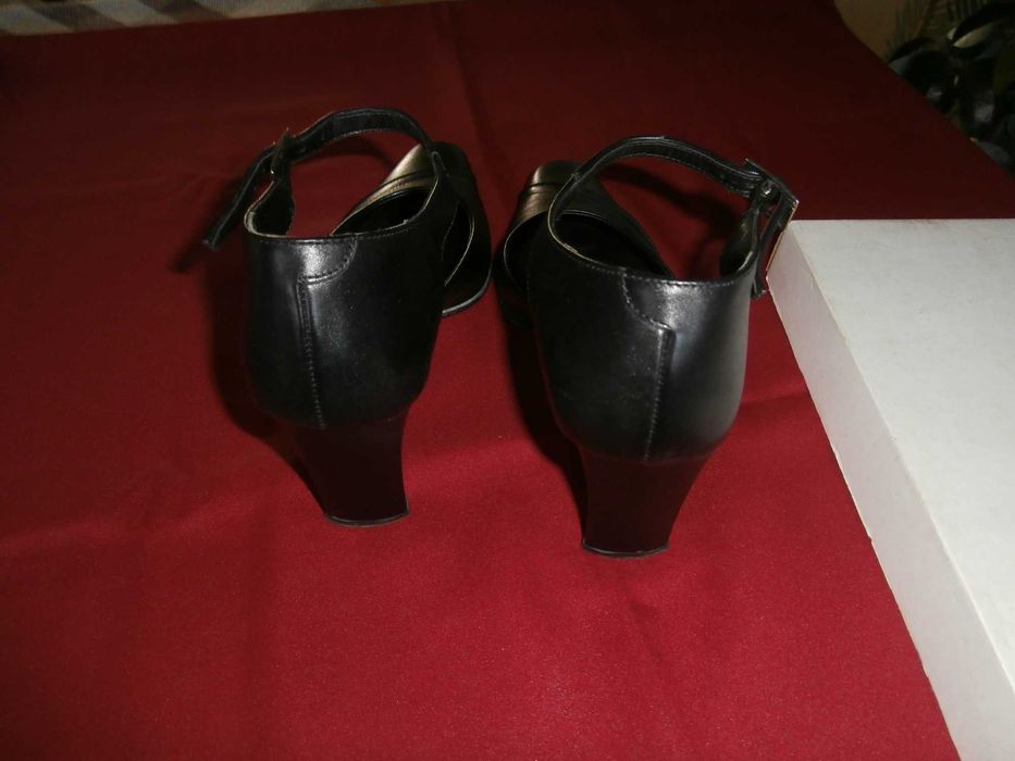 Дамски обувки - естествена кожа