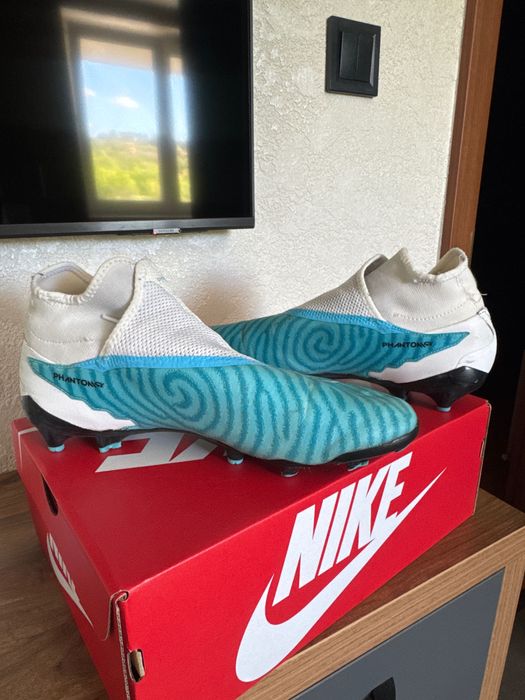 Оригинални бутонки:Nike Phantom GX PRO