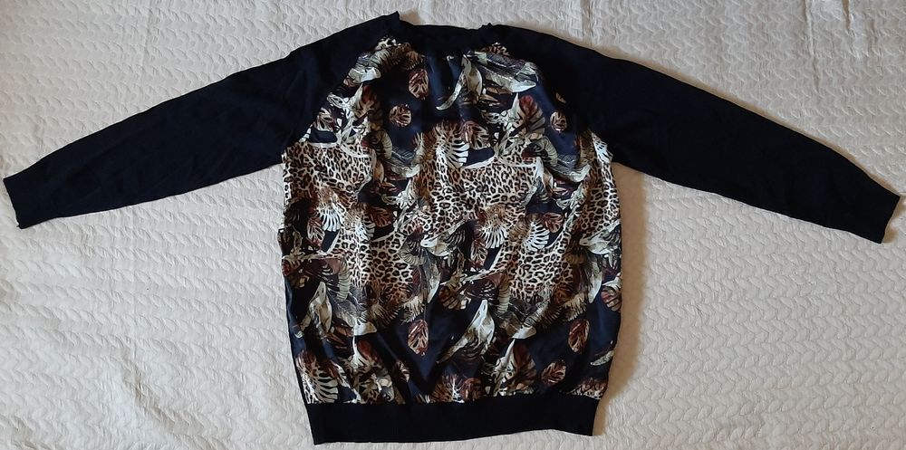 Bluza marimea 40 purtata de doua ori, impecabila