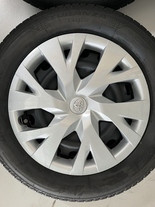 Оригинални джанти 15 цола 4х100 за Тойота Ярис с летни гуми 185/60/15