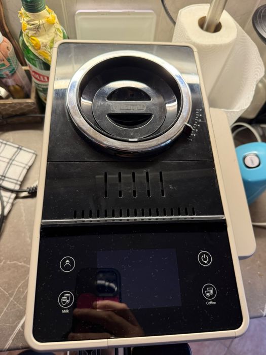 Кафеавтомат DeLonghi Rivelia
