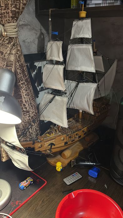 Продам корабль сувенирный