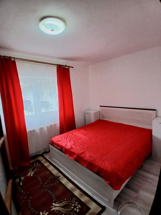 Inchiriez apartament