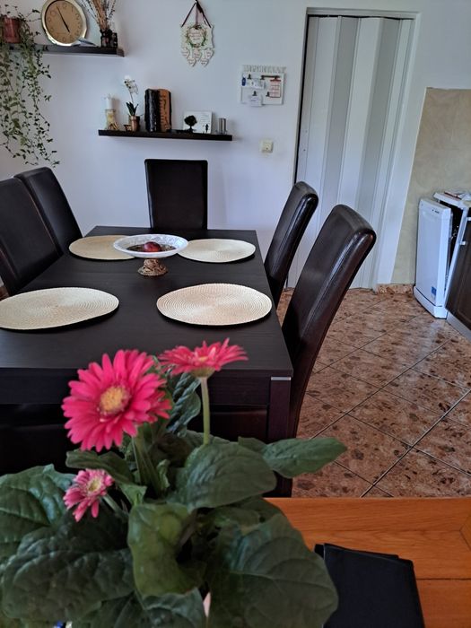Vând casa deosebita la preț de apartament