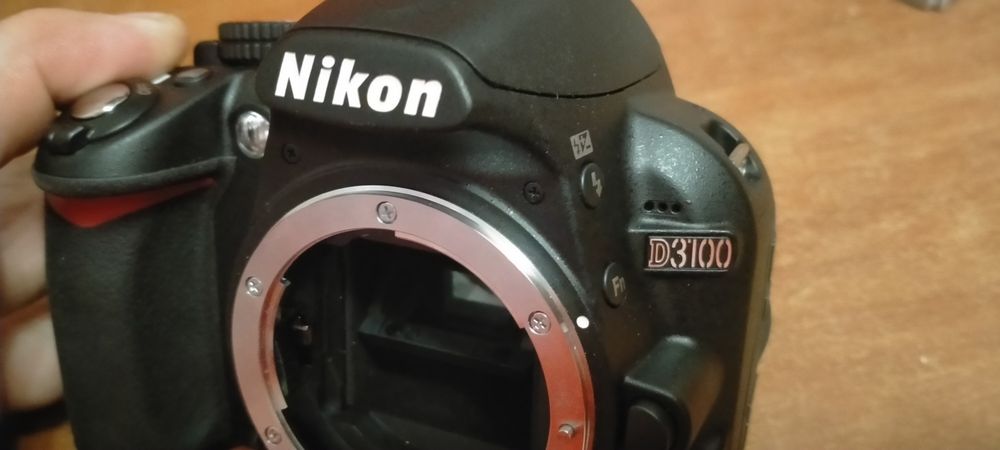 Фотокамера Nikon D3100