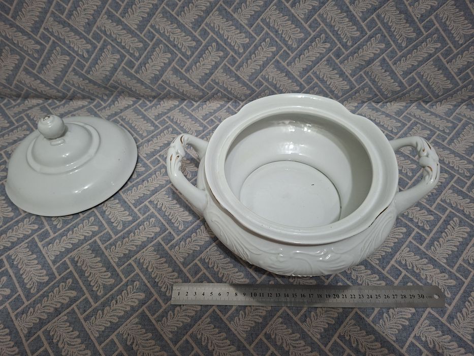 Продам керамическую супницу