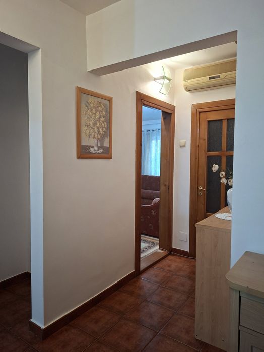 Închiriez apartament 2 camere, parter – Focșani, Central, lângă Liceul Cuza | Ideal pentru locuit sau ca spațiu comercial