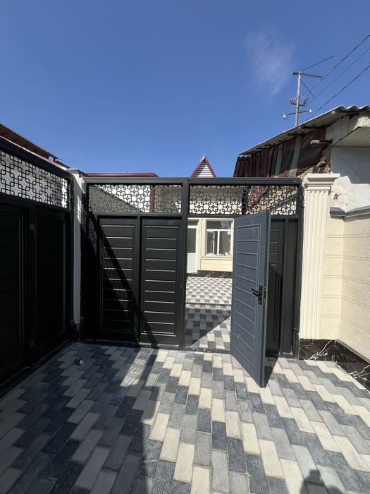 ПРОДАЕТСЯ 7 КОТТЕДЖЕЙ возле метро дустлик 6-3х комнатных и 1-одноком.