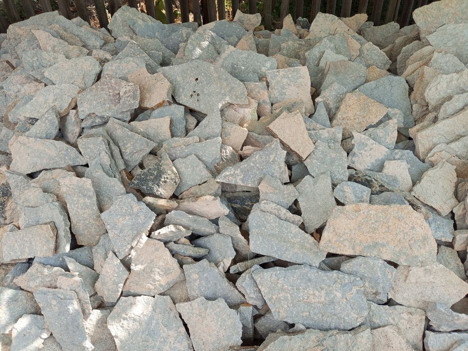 Натуральный рваный камень