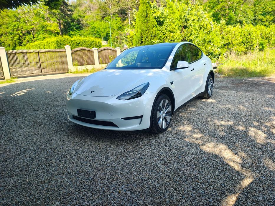 Tesla Model Y TVA deductibil