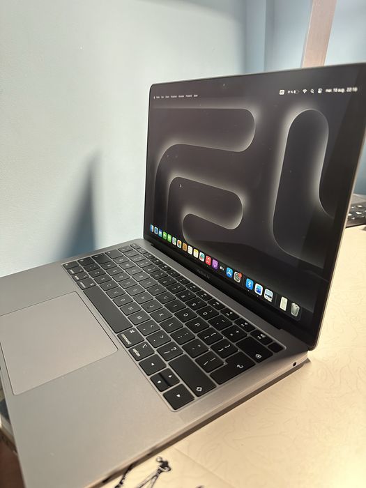 Vand MacBook Air 13″ 2019, i5 1.6 GHz, 8 GB, Intel UHD Graphics 617