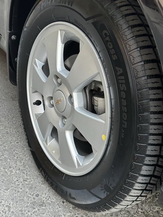 Qora jentra avtomat 10700$