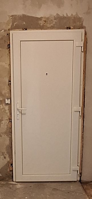 Метална Входна врата