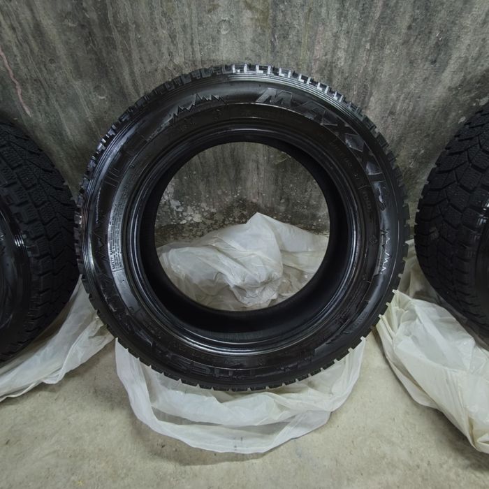 Maxxis 225/60/18 зимняя липучка