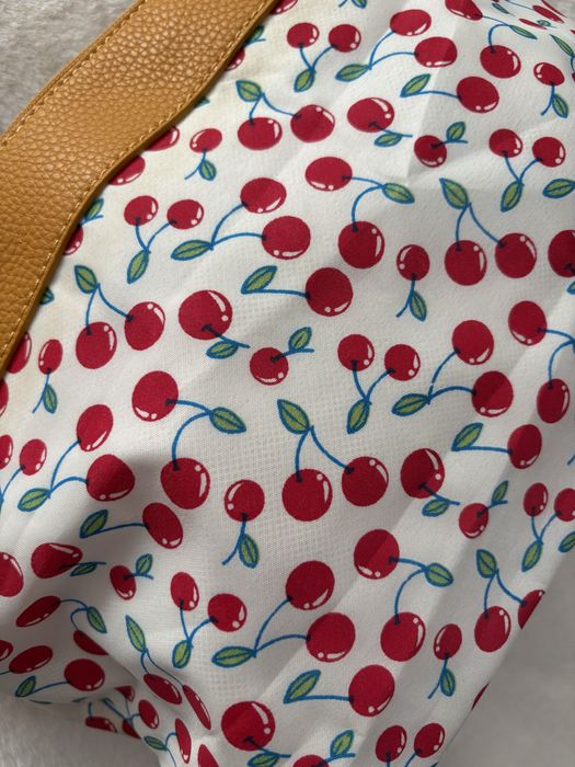 Несисер за гримове, размер 30х20х10