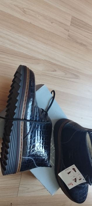 Ботинки для девочки