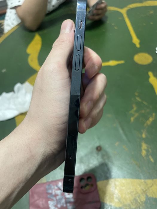 Айфон 12 про.