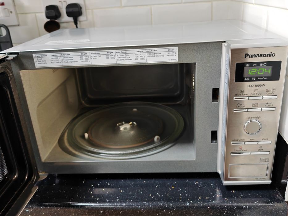 Panasonic 1000W 23L  Инверторна Микровълнова Фурна