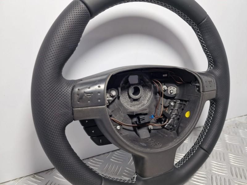 Volan piele perforata reconditionat cu comenzi Opel Tigra B