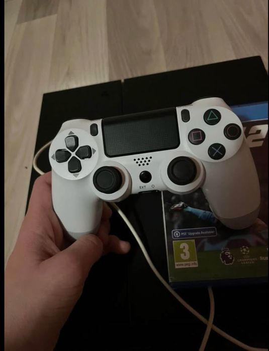 De vanzare Playstation 4
