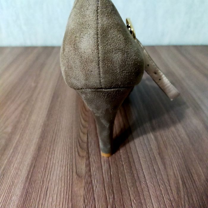 Продам женские туфли