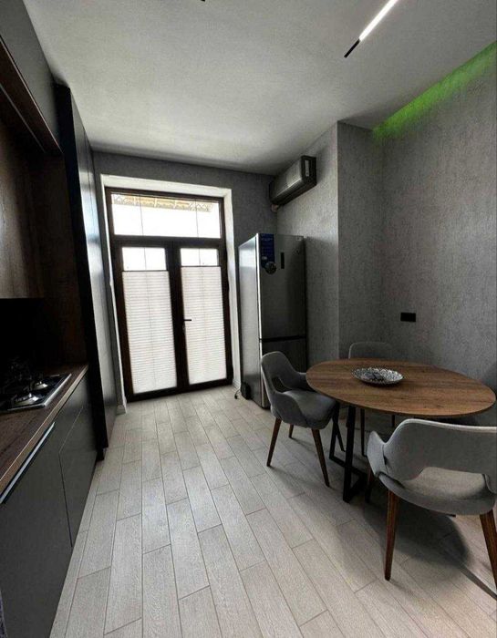 Угловая 3-комнатная квартира с мебелью в Oq Saroy, 67 м²