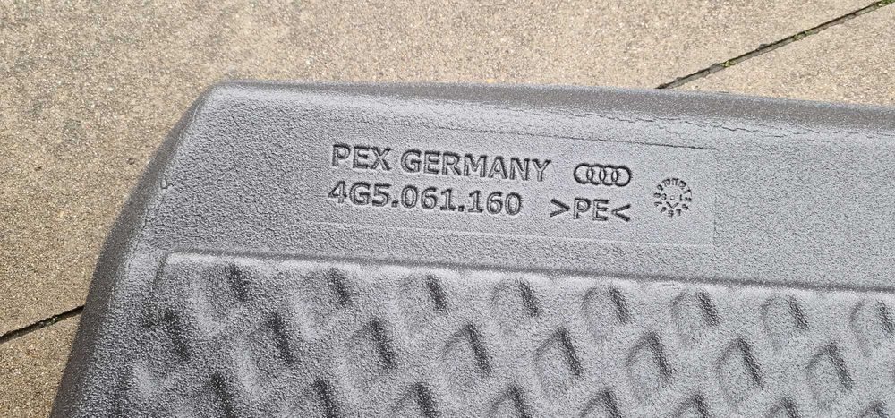 Audi A6 2012-18/C8 stelka bagajnik