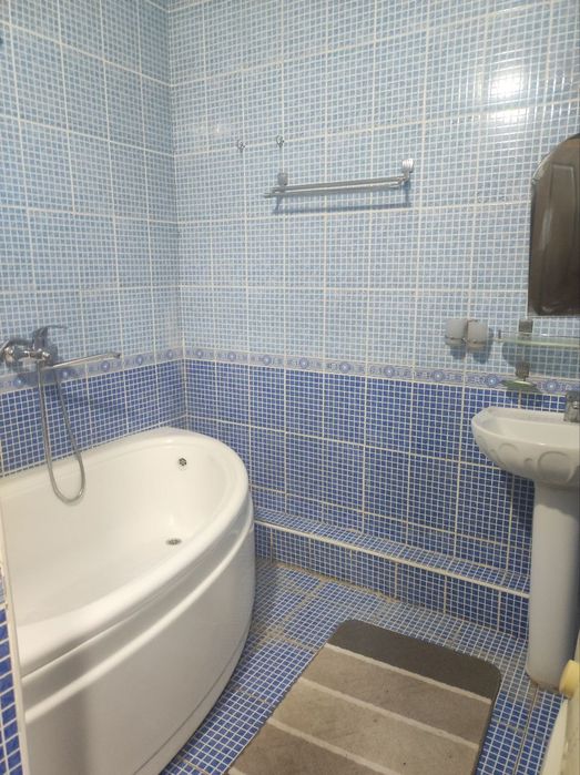 Продаётся квартира Юнусабад 4 квартал 3 комнатная