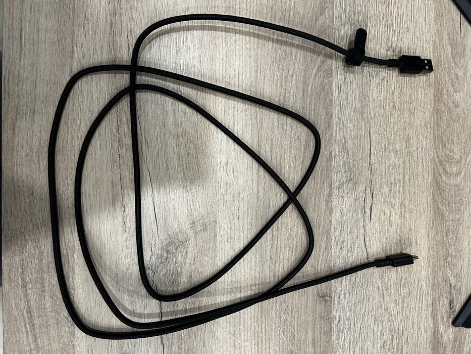 Клавиатура razer huntsman mini 60%.